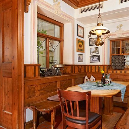 Brauereigasthof Zum Loewenbraeu Adelsdorf Exterior foto