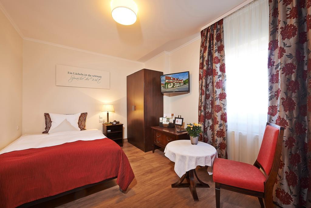 Brauereigasthof Zum Loewenbraeu Adelsdorf Habitación foto