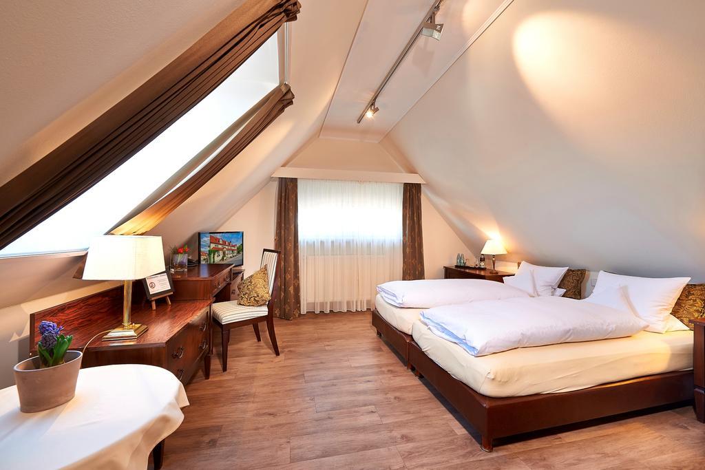 Brauereigasthof Zum Loewenbraeu Adelsdorf Habitación foto