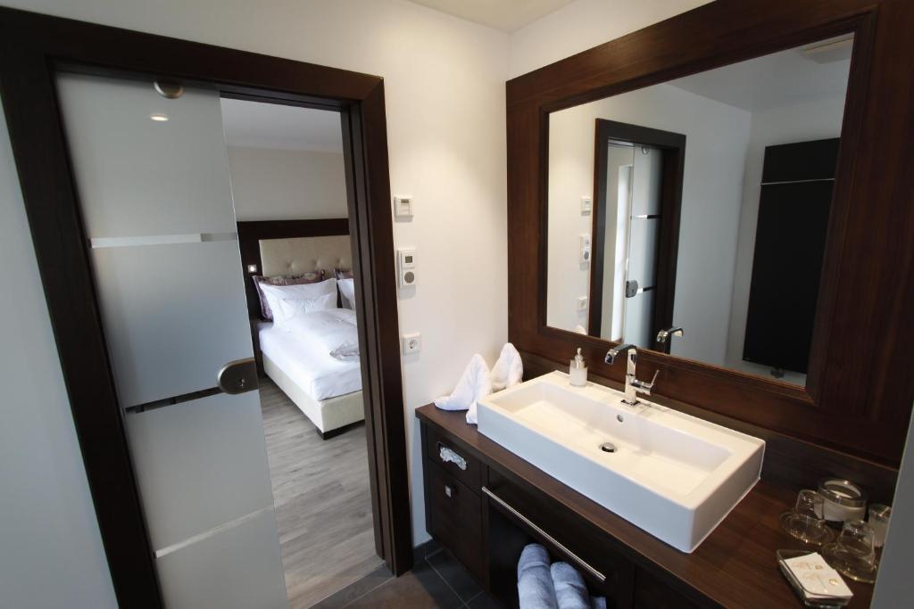 Brauereigasthof Zum Loewenbraeu Adelsdorf Habitación foto